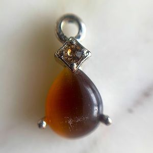3/$25 ⭐️ Vintage Amber Coloured Drop Crystal Pendant